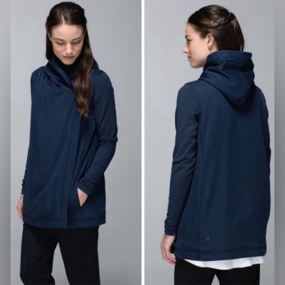 NWT Lululemon Athletica Blue Lightweight Jacket
